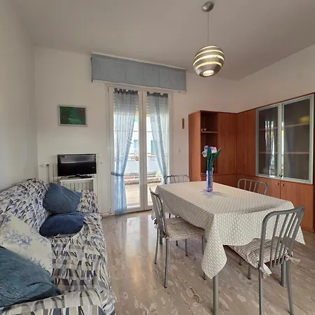 Mogano - By Ligooria Apartman *